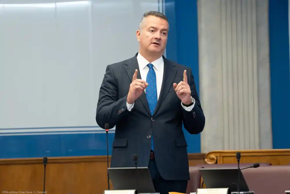Vuksanović: Mandićev postupak je crvena linija, biće interesantno vidjeti ko je spreman da je pređe