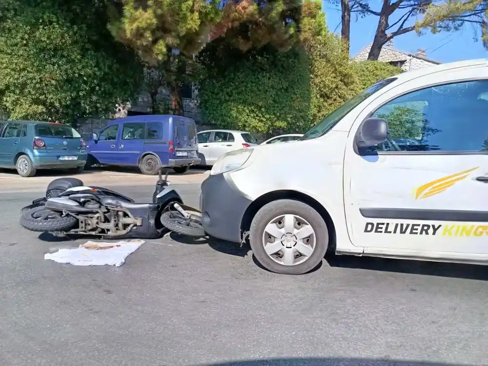 Za 24 sata evidentirano 26 saobraćajnih nezgoda, četiri osobe teže povrijeđene