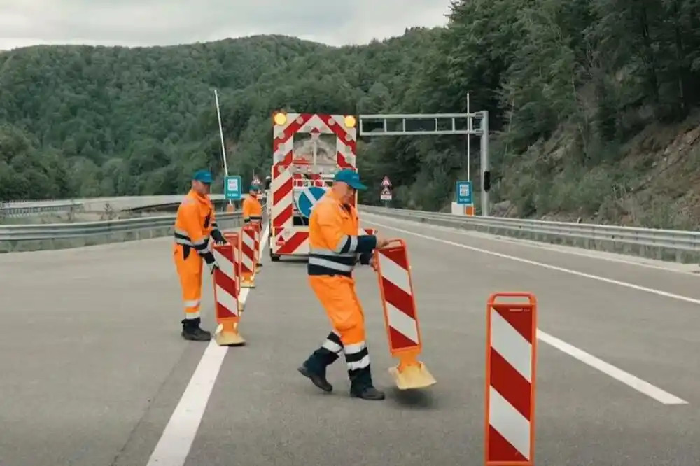 Zona radova na putu traži dodatnu pažnju i odgovornu vožnju