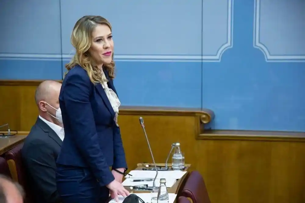ANB nije pratila Vesnu Bratić – bivša ministarka objavila dopis „tajne policije“: Ko je slagao neka mu je na čast