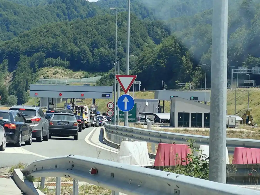 Auto-putem od početka godine prošlo 2,9 miliona vozila