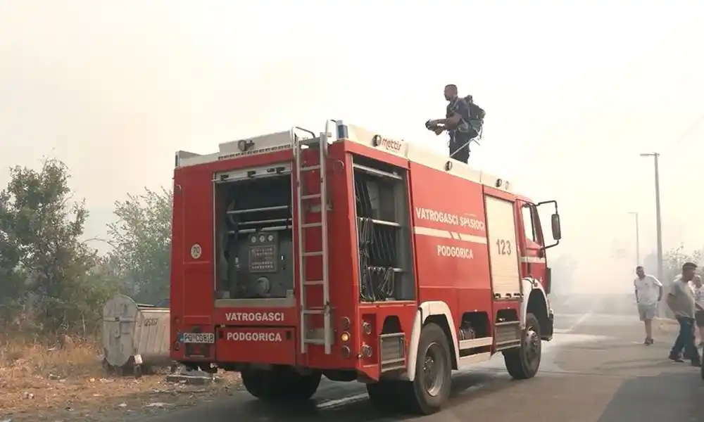 Avioni gase požar u Piperima