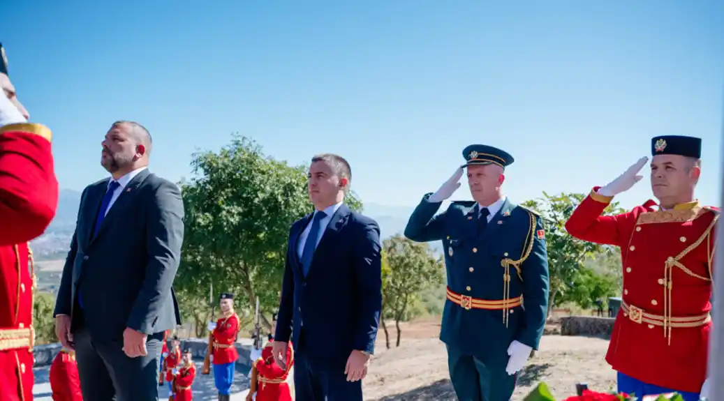 Bečić, Krapović i Vuksanović položili vijenac na spomen-obilježje na Krusima