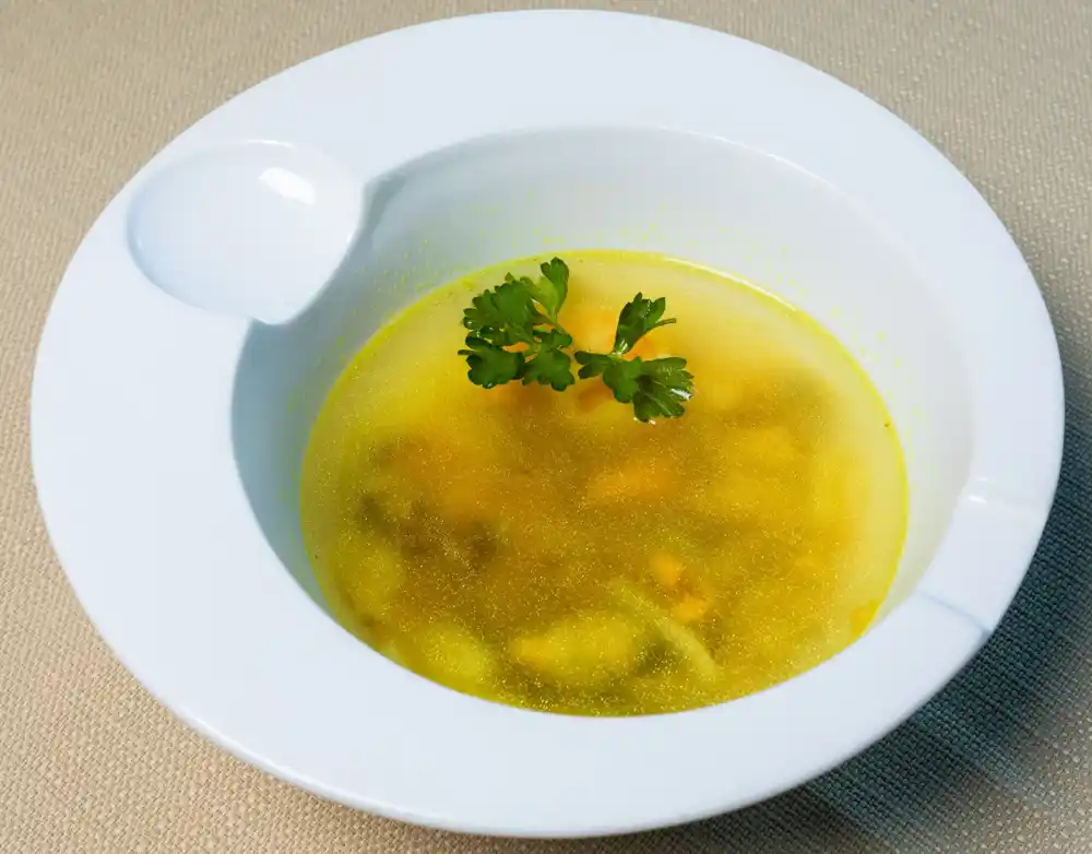Caka za juneću čorbu kao iz restorana: Meso dinstajte sa celerom, a na kraju dodajte pola kašičice ovog sastojka
