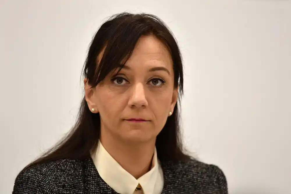 Camović Veličković glasala protiv dodjele varijabile Raoniću: „Ukupna cifra opet premašuje 4.000 eura“