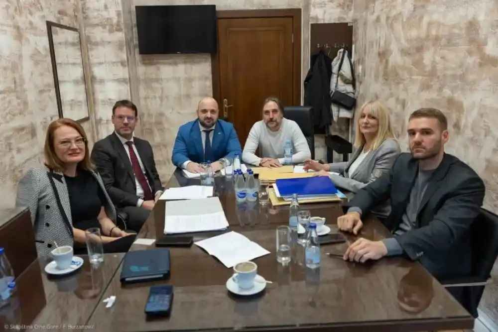Danas zasijeda komisija za izbor predsjednika i članova CIK-a