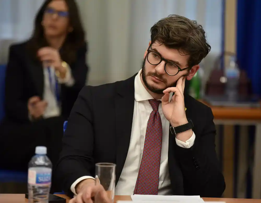 Dukaj i dalje krije eksperte: MJU ni nakon dva mjeseca nije dostavilo konsultantske ugovore poslaničkom klubu PES-a
