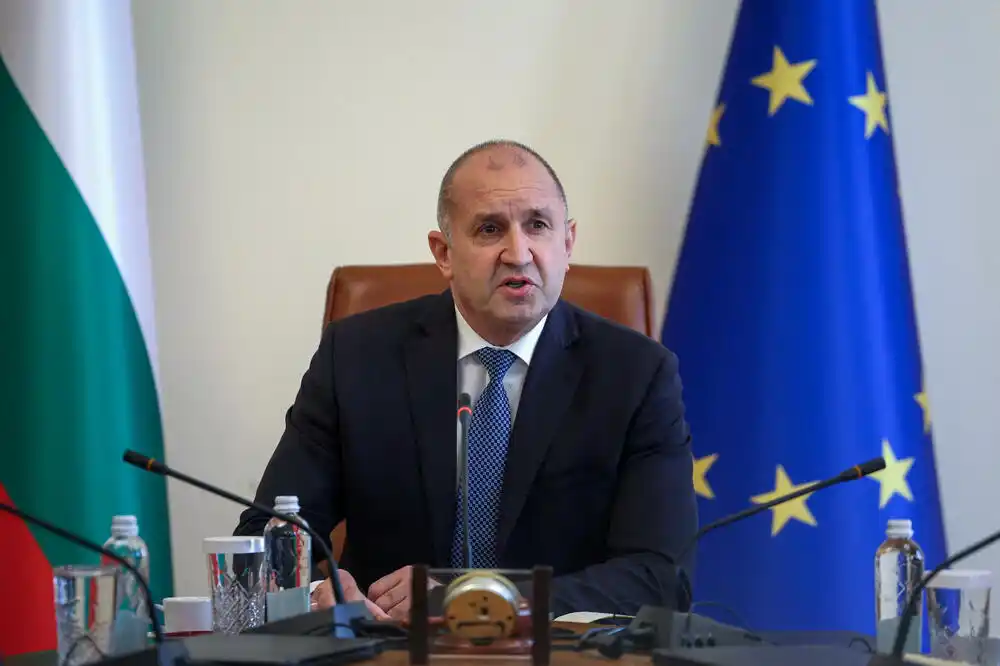 Dva broda pogođena, jedan potopljen u moru kod Bugarske, traga se za članovima posade