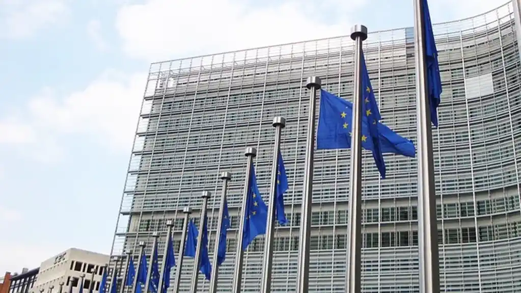 EU na oprezu zbog vještačke inteligencije: Države pozvane da spriječe zloupotrebu AI za nadzor