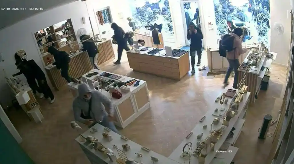 Francuska uvodi policijski čas u pojedinim oblastima