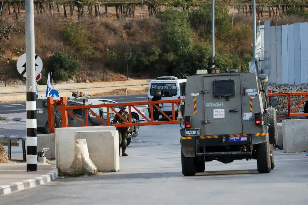 Izrael zatvorio prilaze Hebronu na Zapadnoj obali, Palestinci svuda moraju pješice