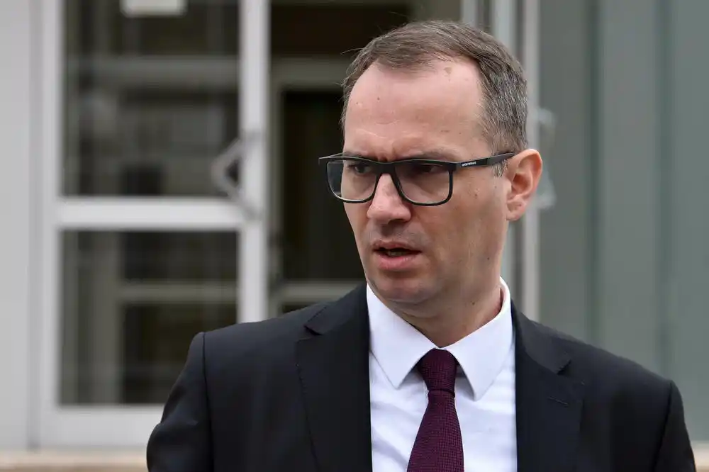 Jovanović odgovorio Vranešu: Srpska čast se ne dokazuje glasanjem za Vučića