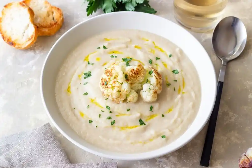 Krem čorba od pečenog karfiola: Jednostavan recept za savršeno kremast i aromatičan obrok