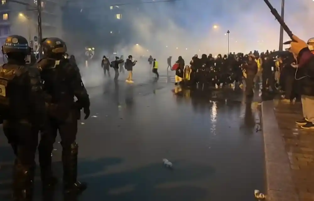 Makron najavio mjere zbog protesta u Francuskoj
