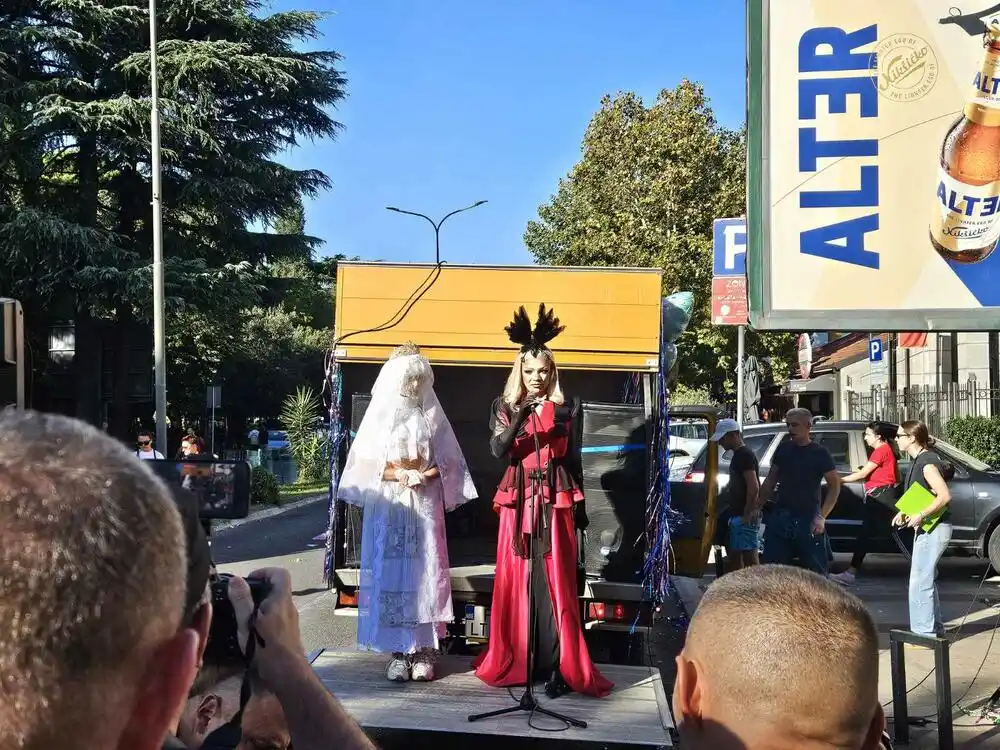 Montenegro prajd u Podgorici, učesnici šetaju centrom grada: „Drago mi je da ste hrabri, puni ljubavi i pozitivni“