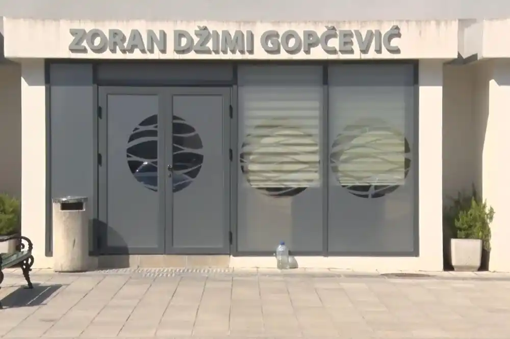 Predsjednik Opštine Kotor podnio zahtjev: Jokić želi da bazen u toj Opštini nosi naziv „Zimski bazen Kotor“