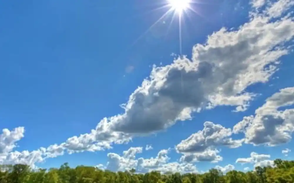 Pretežno sunčano, na sjeveru oblačno, moguća kiša