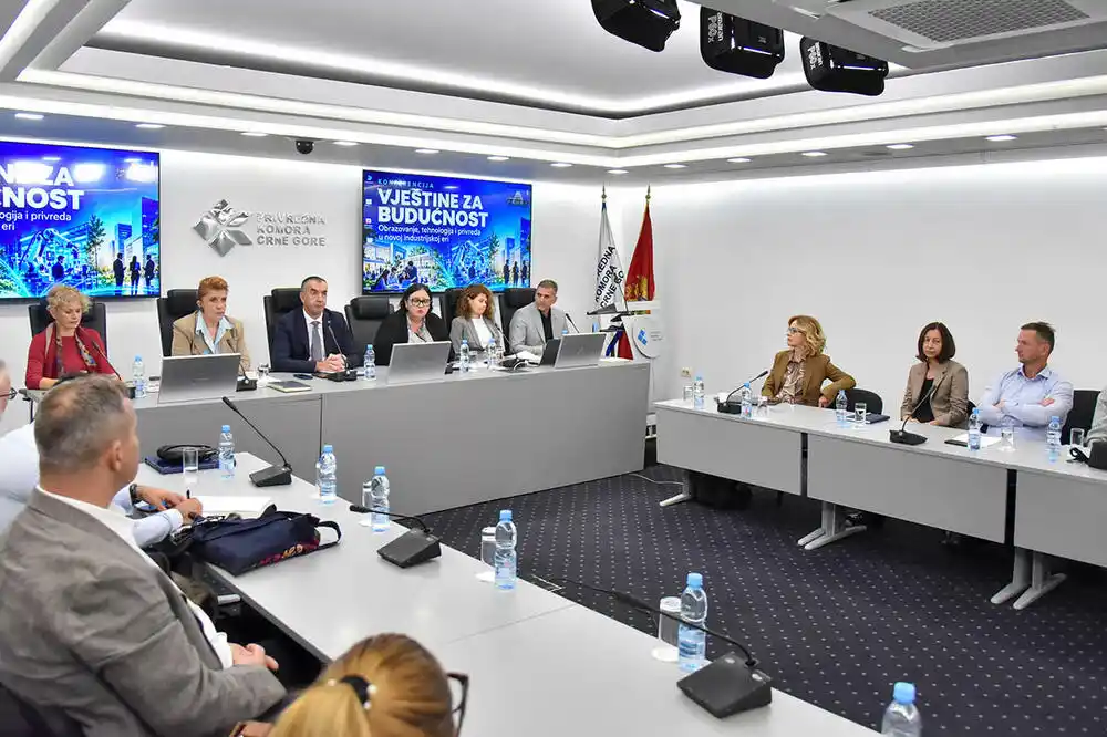Privredna komora: Kompanije moraju aktivnije da učestvuju u kreiranju studijskih programa