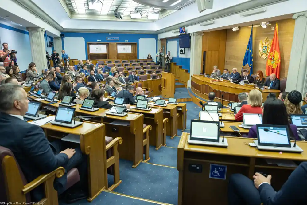 Šarec upozorio da voz za EU ne čeka: Vlast i opozicija moraju pronaći zajednički jezik oko Ustava