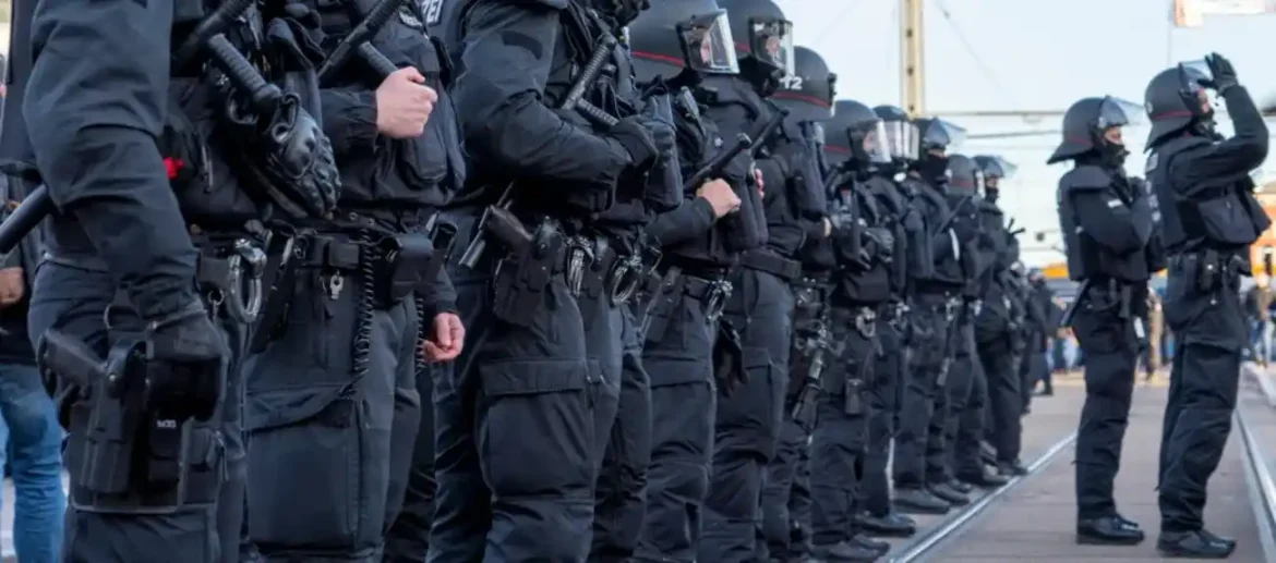Sjutra na protestima širom Francuske 70.000 policajaca i žandarma