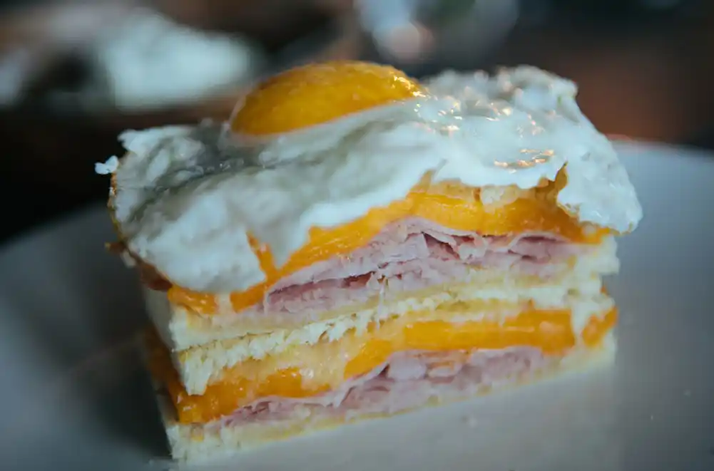 Slana rozen torta sa šunkom i sirom – kremasto predjelo bez pečenja