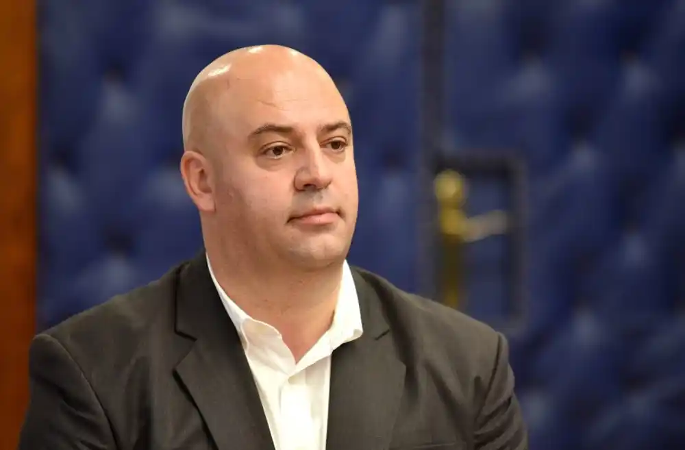 Tolić: Devet miliona eura za adaptaciju aerodromskih zgrada u Podgorici i Tivtu
