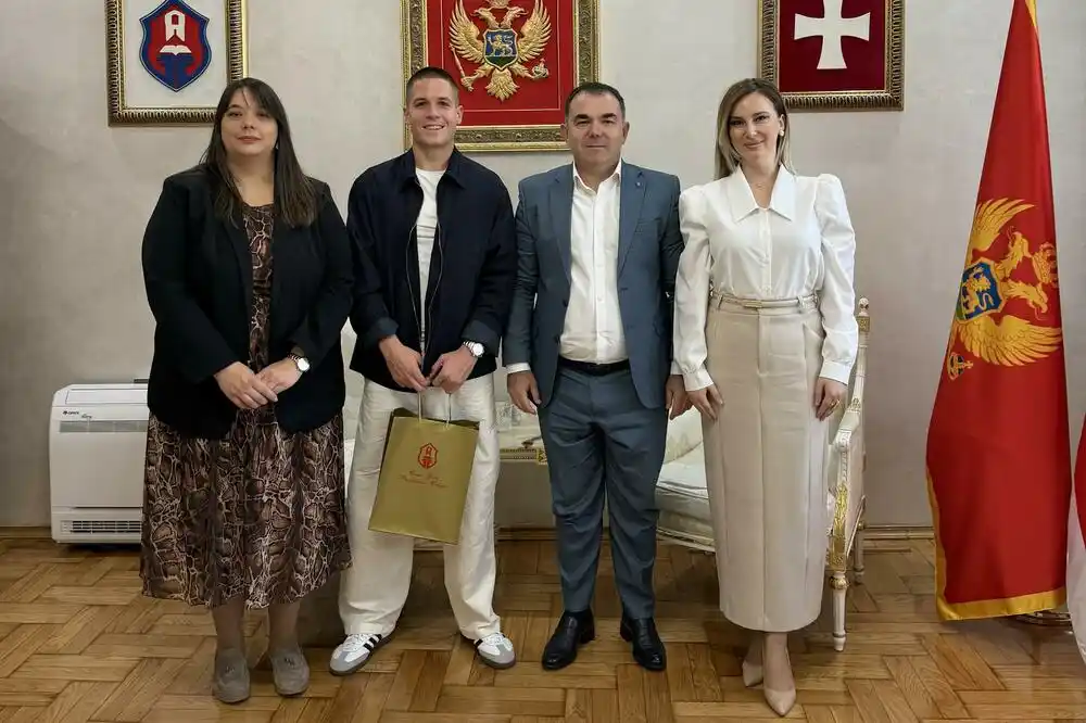 Đurašković upriličio prijem za Aleksu Latkovića: Pokazao je da se trud, predanost i upornost uvijek prepoznaju