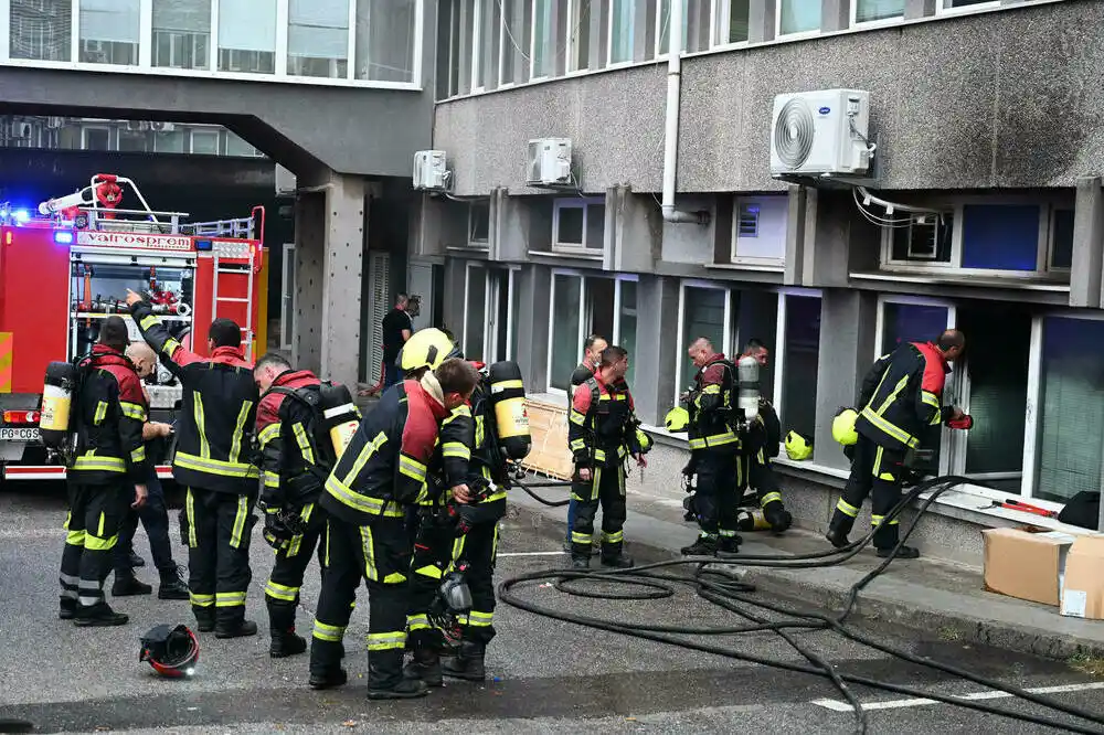 Vatra ugašena, problemi se rasplamsali: Požar u KCCG uništio kompjutersku salu, još se utvrđuju oštećenja opreme