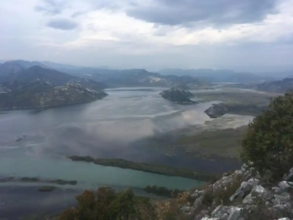 Kiša i grmljavina u većem dijelu Crne Gore, tokom noći očekuju se jače padavine